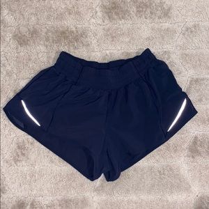 LULULEMON hotty hot short 2.5 inseam
